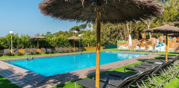 Ģimenes atpūta Kosta Bravā 3* viesnīcā ELS LLORERS APARTAMENTOS! 2