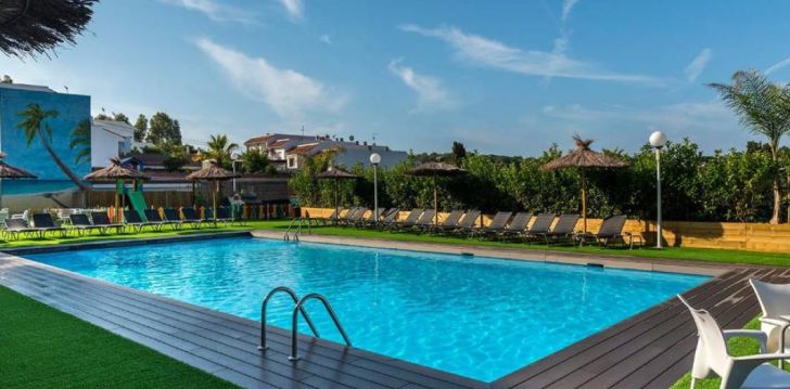 Ģimenes atpūta Kosta Bravā 3* viesnīcā ELS LLORERS APARTAMENTOS! 4