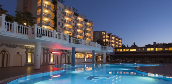 Ģimenes atpūta ar lielisku cenas un kvalitātes attiecību 5* CLUB PARADISO HOTEL & RESORT viesnīcā! 24