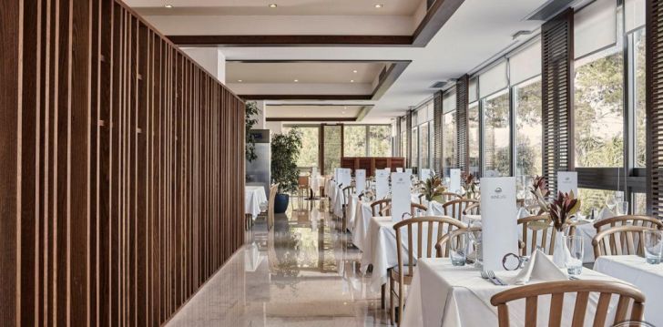 Saulainas brīvdienas Korfu salā, 5* KONTOKALI BAY RESORT & SPA viesnīcā! 31