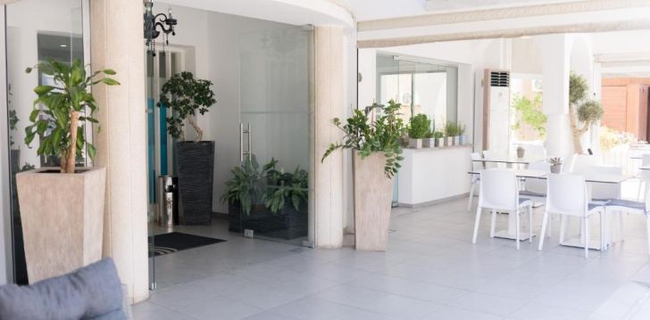 Izbaudi siltu un mierīgu atvaļinājumu Kiprā, 3* viesnīcā MIKES KANARIUM CITY HOTEL! 1
