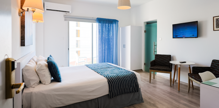 Izbaudi siltu un mierīgu atvaļinājumu Kiprā, 3* viesnīcā MIKES KANARIUM CITY HOTEL! 10