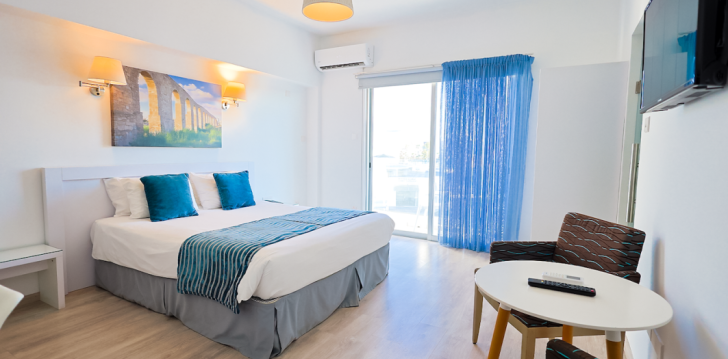Izbaudi siltu un mierīgu atvaļinājumu Kiprā, 3* viesnīcā MIKES KANARIUM CITY HOTEL! 11