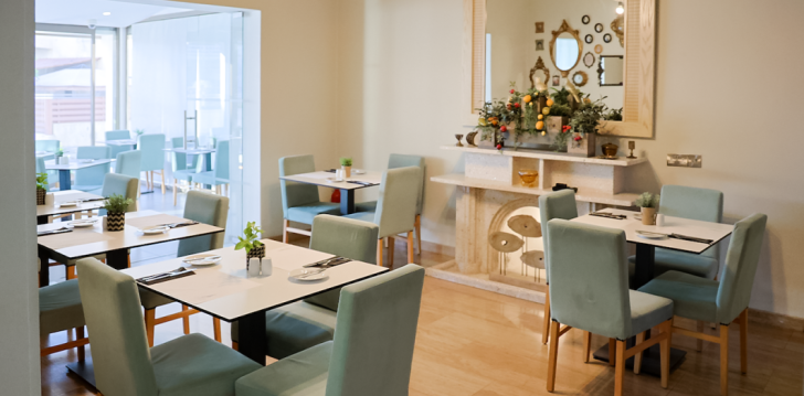 Izbaudi siltu un mierīgu atvaļinājumu Kiprā, 3* viesnīcā MIKES KANARIUM CITY HOTEL! 20