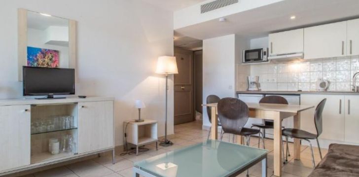Burvīgā Nica un atpūta 3* viesnīcā LE CRYSTAL! 8