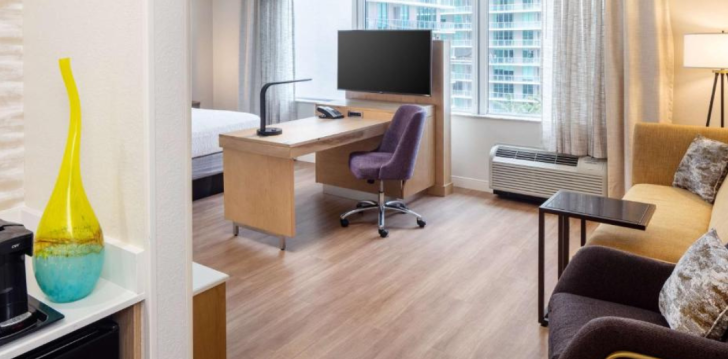 Dodieties aizraujošā piedzīvojumā uz Maiami un izbaudiet atpūtu 2* viesnīcā HAMPTON INN SUITES MIAMI DOWNTOWN! 8