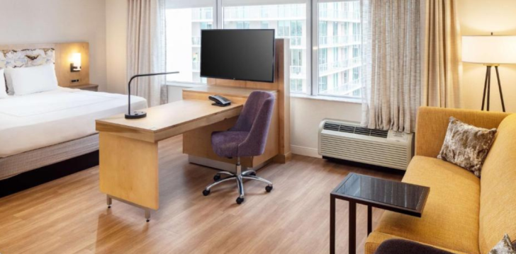 Dodieties aizraujošā piedzīvojumā uz Maiami un izbaudiet atpūtu 2* viesnīcā HAMPTON INN SUITES MIAMI DOWNTOWN! 10