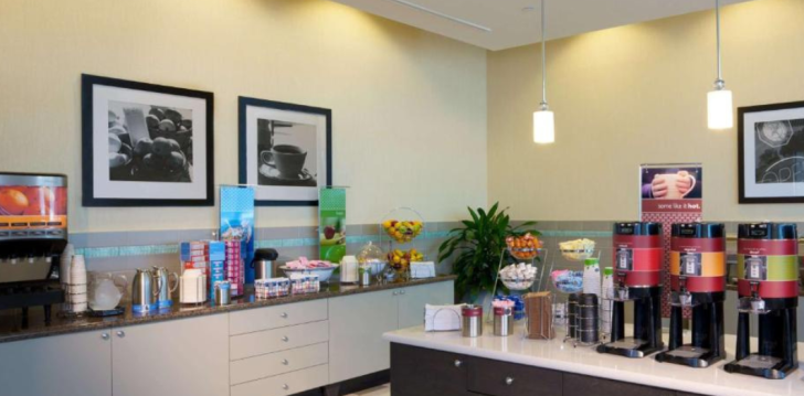 Dodieties aizraujošā piedzīvojumā uz Maiami un izbaudiet atpūtu 2* viesnīcā HAMPTON INN SUITES MIAMI DOWNTOWN! 19