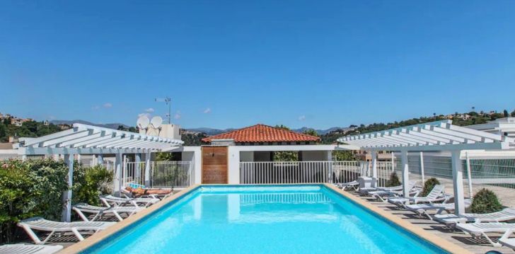 Burvīgā Nica un atpūta 3* viesnīcā LE CRYSTAL! 13