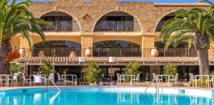 Ienirstiet sapņu brīvdienās Sardīnijas dienvidos 4* viesnīcā COSTA DEI FIORI! 25
