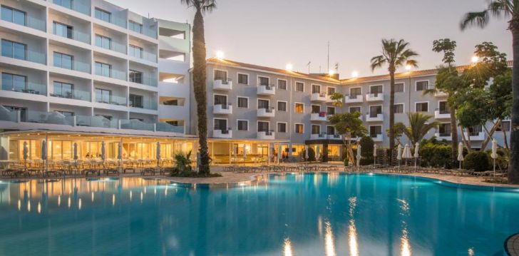 Atpūta Kiprā – 4* viesnīcā NARCISSOS WATERPARK! 2