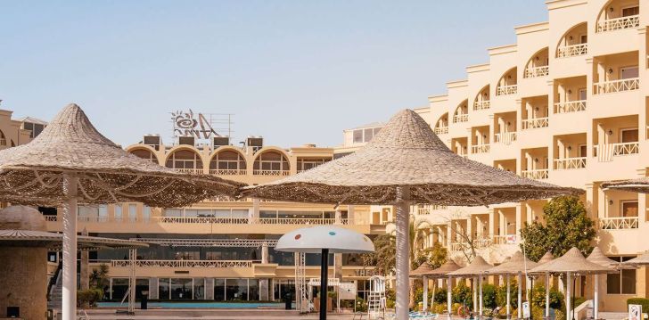 Siltas brīvdienas 5* AMC ROYAL HOTEL & SPA Hurgadā! 1