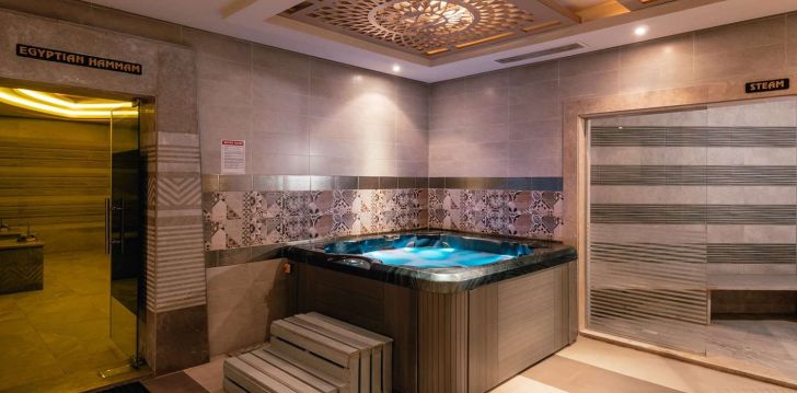 Siltas brīvdienas 4* AMC ROYAL HOTEL & SPA Hurgadā! 12