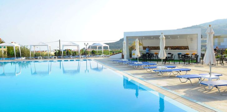 Superīgas ģimenes brīvdienas Rodā, 4* viesnīcā ELLIA HOTEL! 1