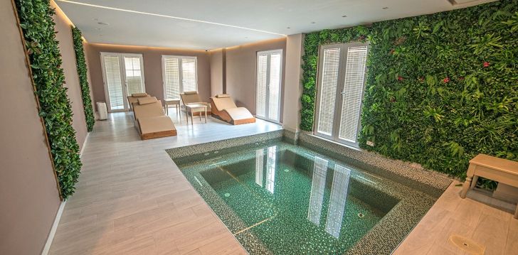 Lieliska atpūta Albānijā 4* FLOWER & SPA viesnīcā! 1