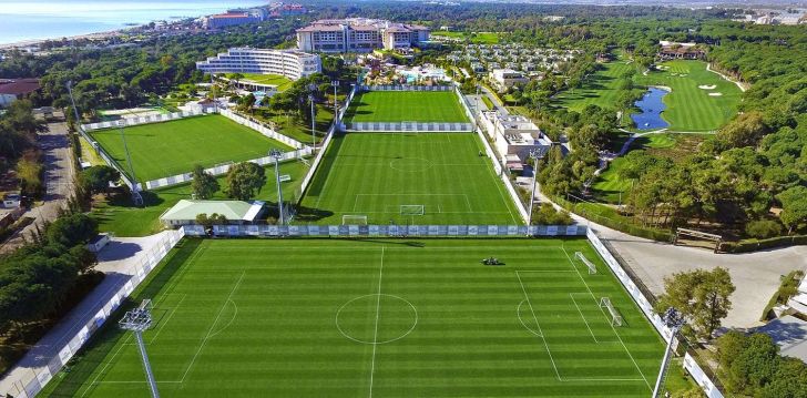 Tiem, kas alkst absolūtas greznības – VIP klases 5* REGNUM CARYA 31
