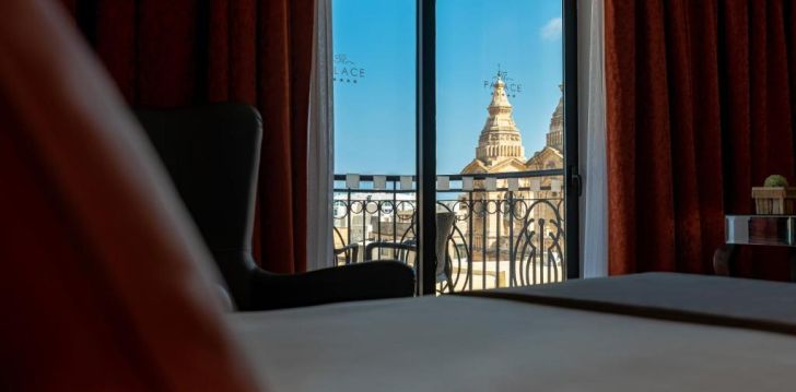 AX THE PALACE 5* - augsta līmeņa viesnīca ar baseinu uz jumta terasas Maltā! 9