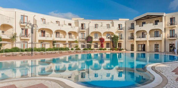 Brīnišķīga atpūta Sardīnijas ziemeļos 4* BLU HOTEL MORISCO viesnīcā! 4