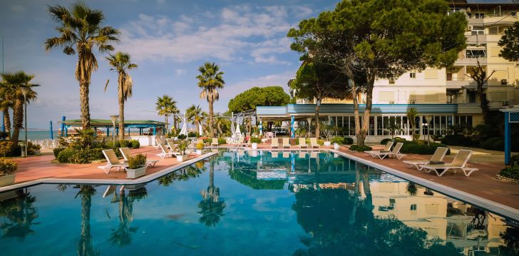 Silta atpūta smilšainā pludmalē 5* FAFA BEACH viesnīcā Albānijā! 1