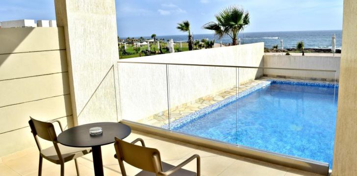 Lidojam uz Pafosu, 4* viesnīcu AMPHORA HOTEL & SUITES, lai piedzīvotu aizraujošu atpūtu! 3