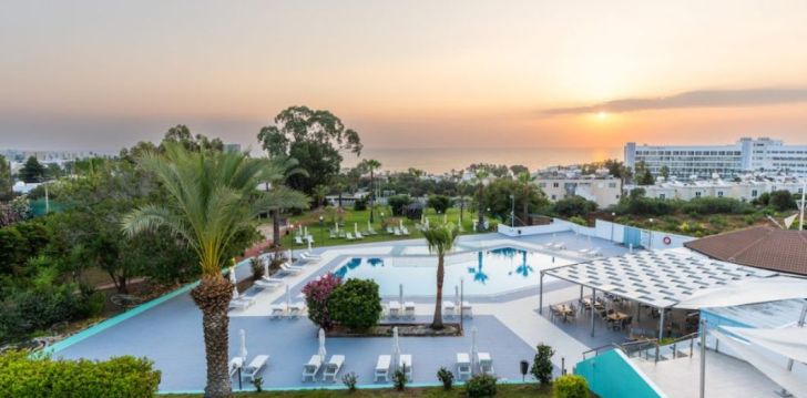 Atpūta Kiprā – 3* viesnīcā ADELAIS BAY! 3