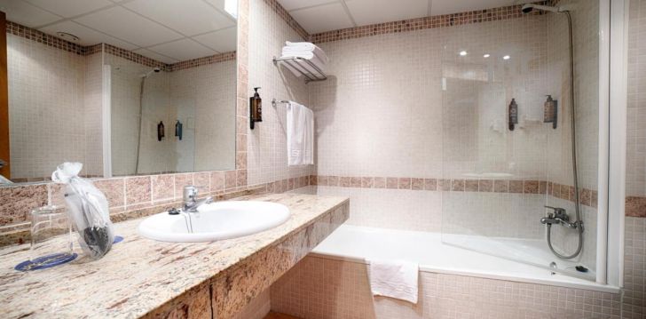 Visas ģimenes atpūta 4* OHTELS VILLA ROMANA Salou, Spānijas Kostadoradā! 17