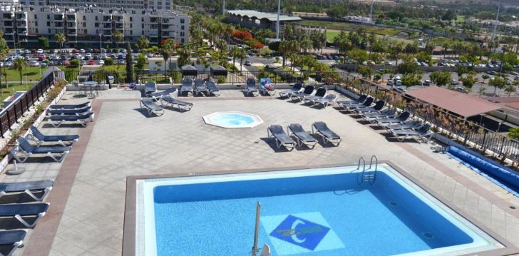 Atvaļinājums pieaugušajiem (15+) 4* ZENTRAL CENTER Tenerifē! 2