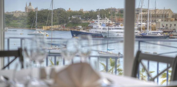 Jumta baseins, lieliski skati ekskluzīvajā 4* WATERFRONT HOTEL Maltā! 17