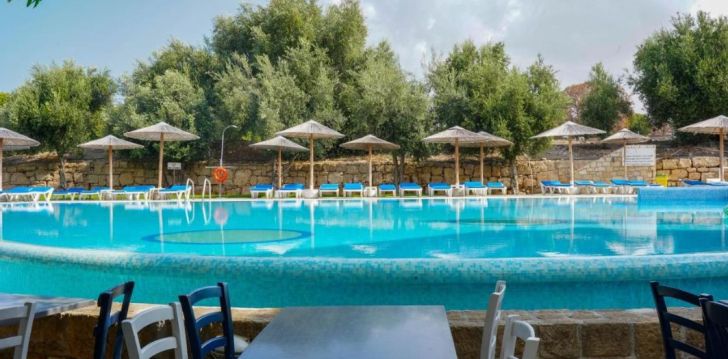 Baudiet atvaļinājumu 3* BASILICA HOLIDAY RESORT viesnīcā Pafosā, Kiprā! 1
