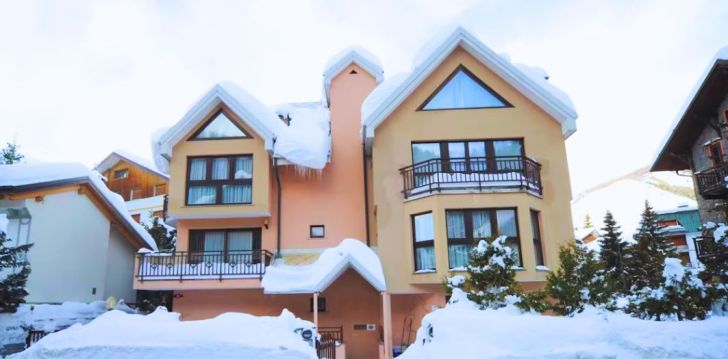 3* RESIDENCE VILLA FREJUS - atvaļinājums ar saunu kalnos Bardonekijā, Itālijā! 1