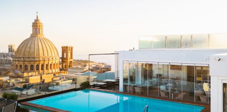 Lieliska atpūta 4* THE EMBASSY VALETTA viesnīcā Maltā! 1