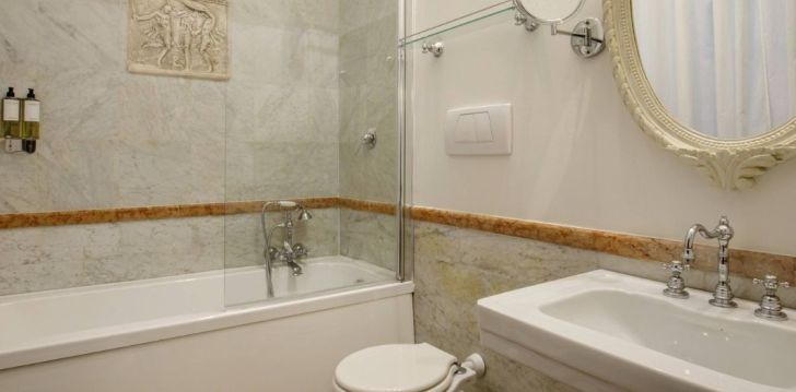 Atvaļinājums pilsētas centrā 4* ROYAL COURT HOTEL Romā, Itālijā! 15