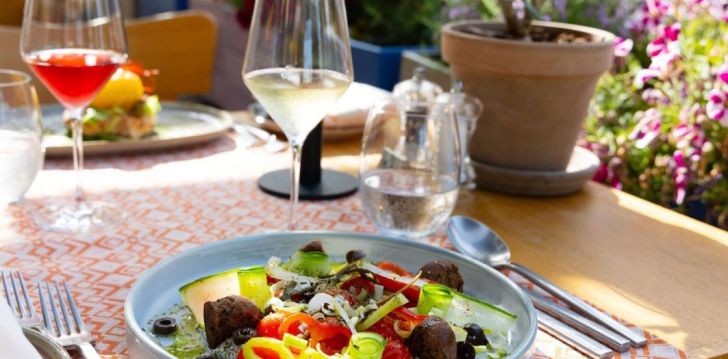 Izbaudiet Krētas burvību 4* CIVITEL CRETA BEACH viesnīcā! 12