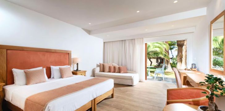 Izbaudiet Krētas burvību 4* CIVITEL CRETA BEACH viesnīcā! 35
