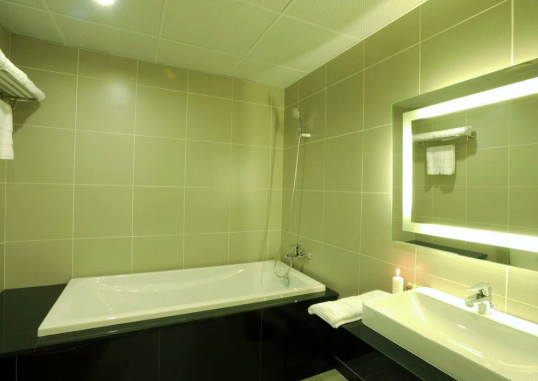 GALLANT HOTEL 27