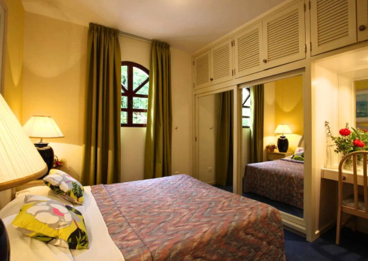 CANICO BAY 4