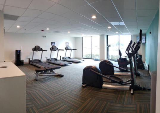 HOLIDAY INN EXPRESS & SUITES HIALEAH 17