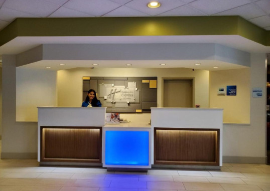 HOLIDAY INN EXPRESS & SUITES HIALEAH 2