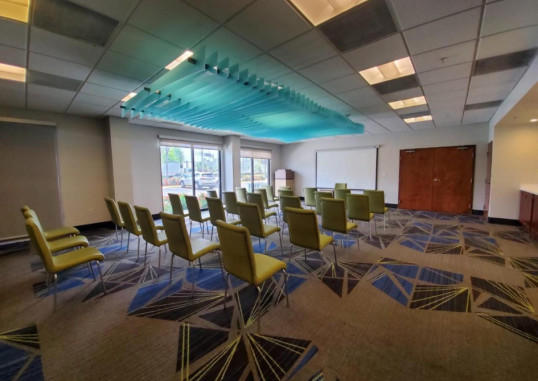 HOLIDAY INN EXPRESS & SUITES HIALEAH 18