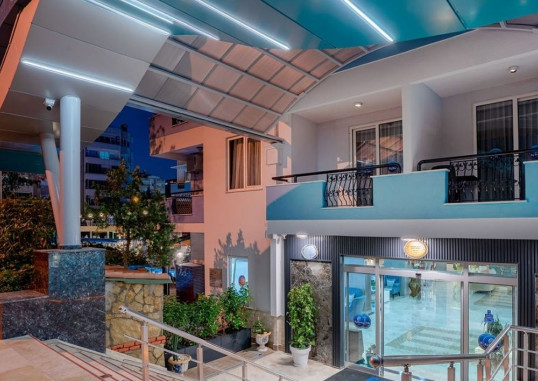 CLUB BIG BLUE SUITE 6