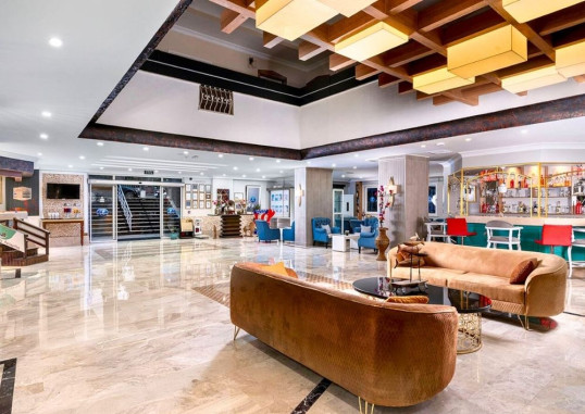 CLUB BIG BLUE SUITE 23