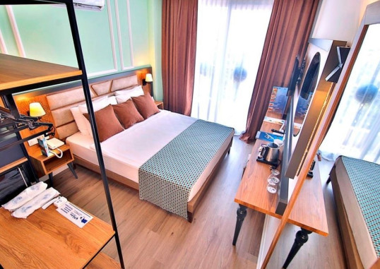 CLUB BIG BLUE SUITE 46