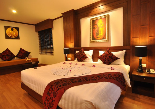 HEMINGWAY'S HOTEL 18