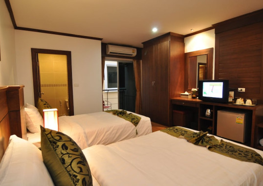HEMINGWAY'S HOTEL 25
