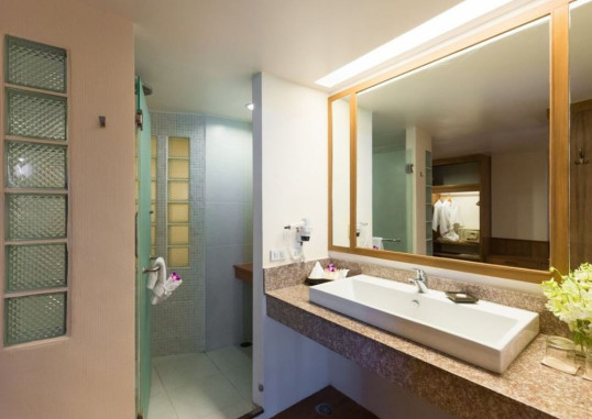 KATATHANI PHUKET BEACH RESORT 38