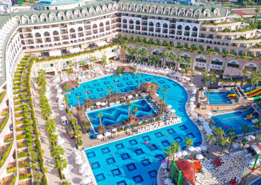 CRYSTAL SUNSET LUXURY RESORT & SPA 6