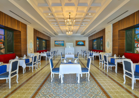 CRYSTAL SUNSET LUXURY RESORT & SPA 16