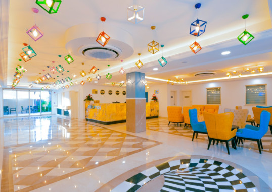 CRYSTAL CLUB WORLD OF COLOURS 10