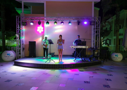 CRYSTAL CLUB WORLD OF COLOURS 38