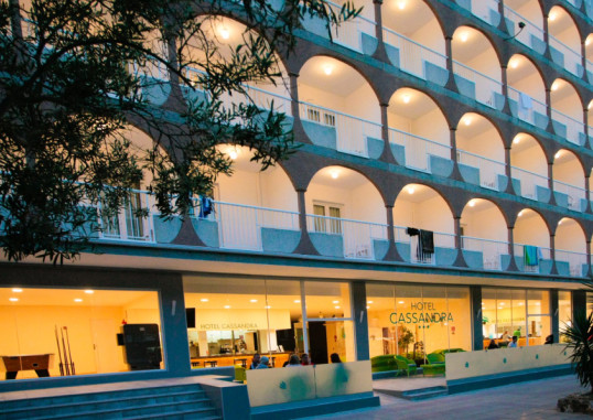 HOTEL CASSANDRA 1